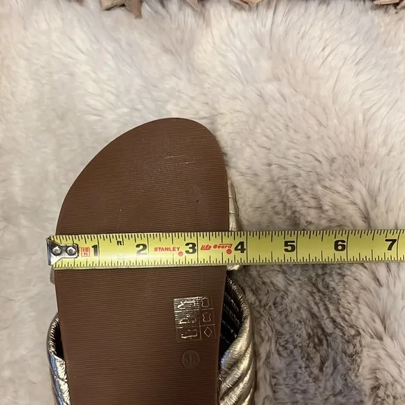 INUOVO Quilted Metallic Leather Gold Criss Cross Slide Slip On Sandals Sz 38 (7)