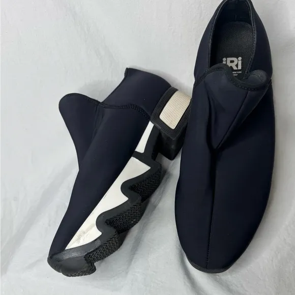iRi WES I Black Outline Low Top Sneaker Size 38.5