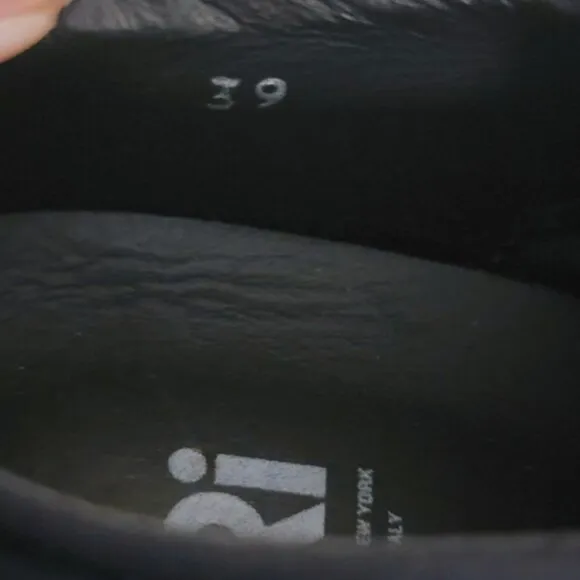 iRi Wes Low Top Sneakers in Black 39 9