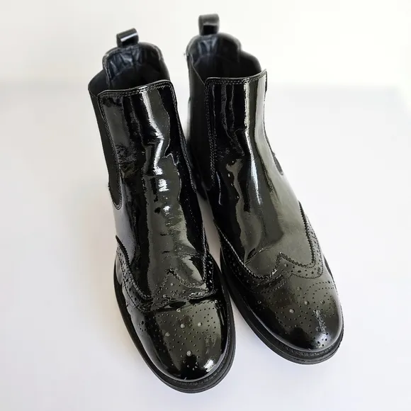 Italian Primadonna Collection Black Patent Genuine Leather Chelsea Ankle Boots 9