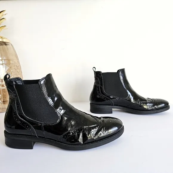 Italian Primadonna Collection Black Patent Genuine Leather Chelsea Ankle Boots 9