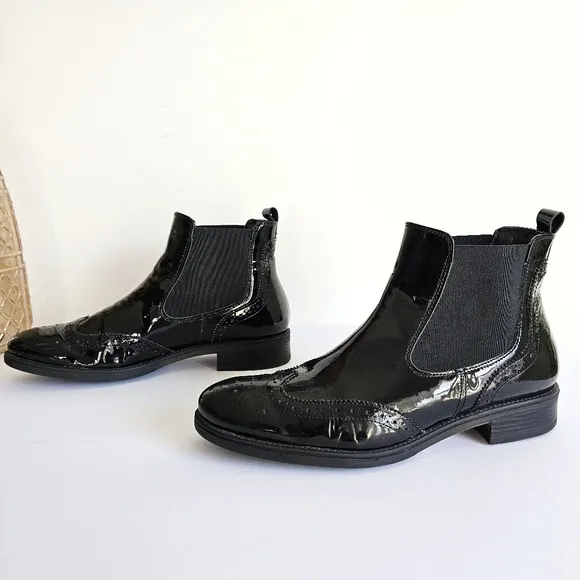 Italian Primadonna Collection Black Patent Genuine Leather Chelsea Ankle Boots 9