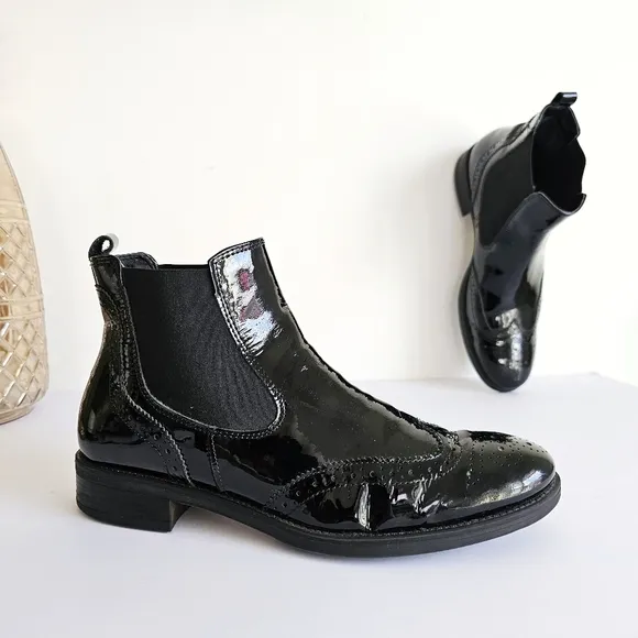 Italian Primadonna Collection Black Patent Genuine Leather Chelsea Ankle Boots 9