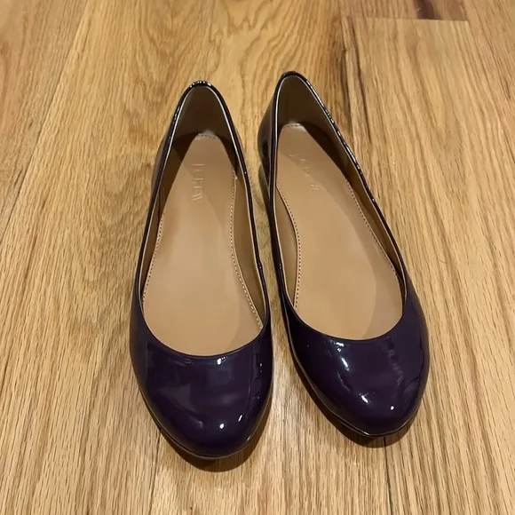 J Crew Harper Patent Leather Flats in Aubergine purple Gold Heel Sz 7