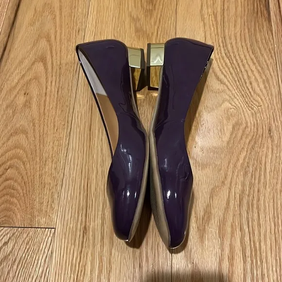 J Crew Harper Patent Leather Flats in Aubergine purple Gold Heel Sz 7