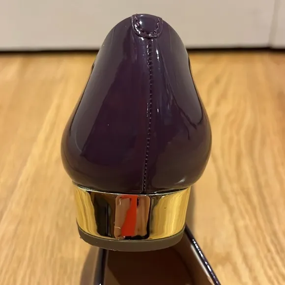 J Crew Harper Patent Leather Flats in Aubergine purple Gold Heel Sz 7