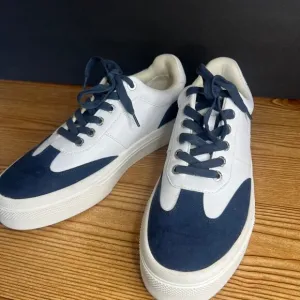 J Slides NYC White Navy Leather Suede Gabbie Platform Sneakers Womens 9