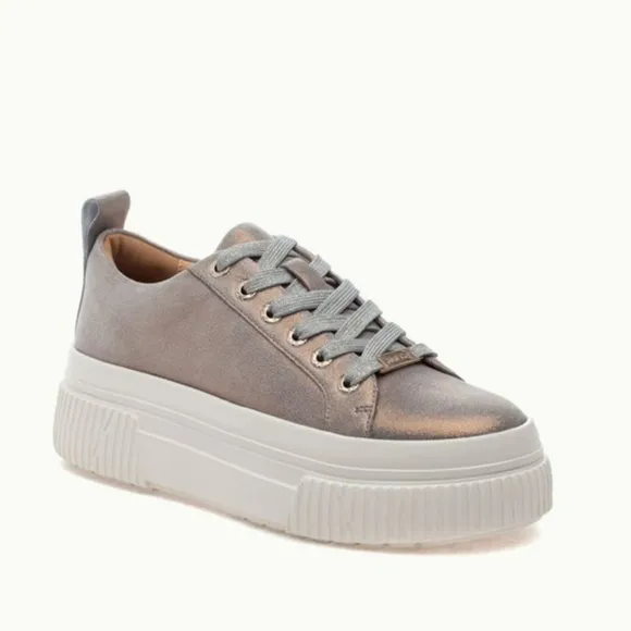 J Slides West Metalic Leather Lace Up Sneakers size 8