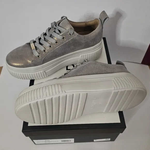 J Slides West Metalic Leather Lace Up Sneakers size 8