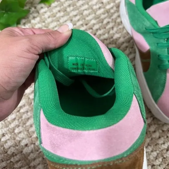 JEFFREY CAMPBELL Limit Platform Sneakers in Green / Pink, Sise 7