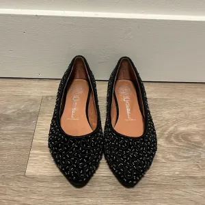 JEFFREY CAMPBELL (NWOT) Black Beaded Alek Flats, Size 8