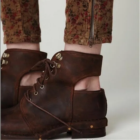 Jeffrey Campbell Rosie Cutout Combat Boots Black Leather Copper Rivets Size 6