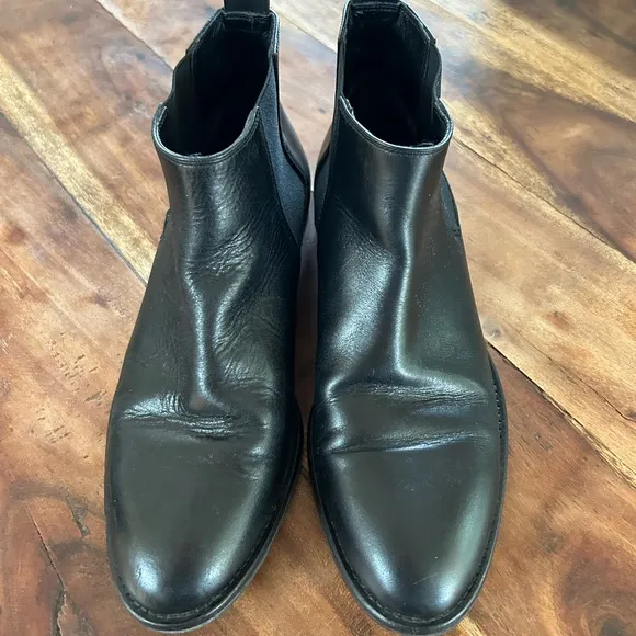 Jenni Kayne Black Chelsea ankle Boots 38/8 US