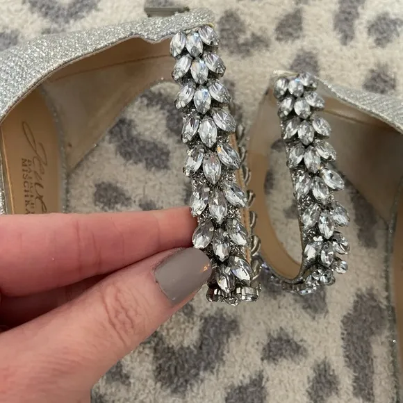 JEWEL BADGLEY MISCHKA BRADLEY EMBELLISHED ANKLE STRAP SANDAL SILVER SIZE 7 NWOB