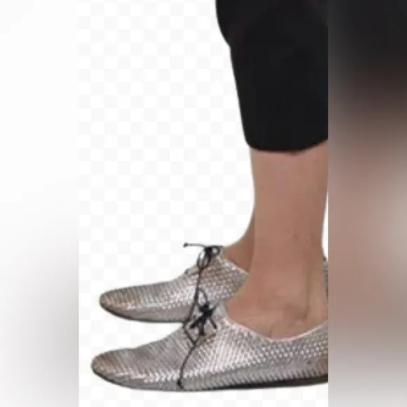 Jo Ghost Silver Metallic Woven 100 % Leather Textured Lace Up Oxford Shoes Sz 37