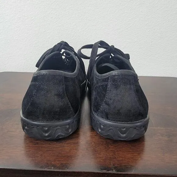 John Varvatos USA Black Low Top Hattan Brushed Velvet Sneakers Mens Sz 7 Classic