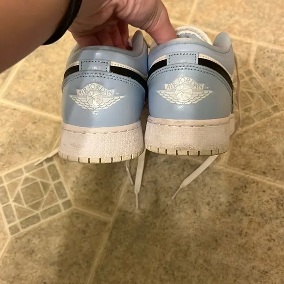 Jordan Blue and White Sneakers Low-Top Design