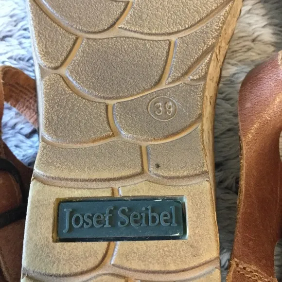 Josef Siebel Kira buckle strap wedge sandals 8.5