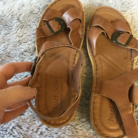 Josef Siebel Kira buckle strap wedge sandals 8.5