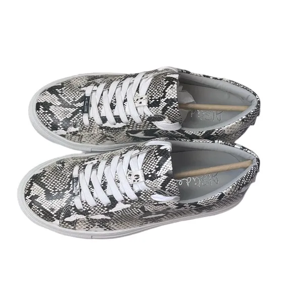 J/SLIDES BLACK &amp; WHITE EMBOSSED LUCKI SNEAKERS - NIB!