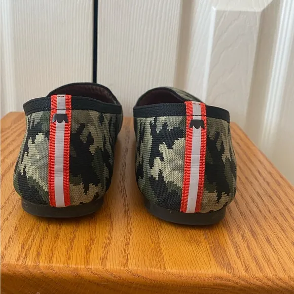 JUDY   Birdies The Blackbird Limited Edition Camo Washable Knit Flats SZ 9