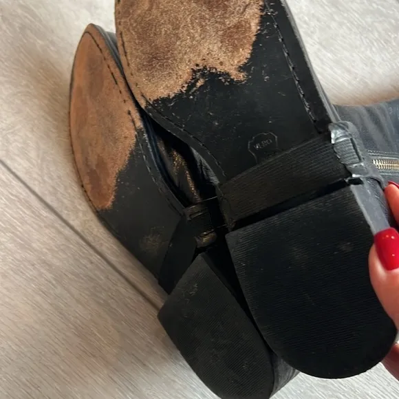 Juicy couture black leather convertible 2 inch 1 riding boot to Chelsea boot 7