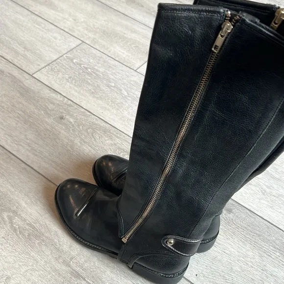 Juicy couture black leather convertible 2 inch 1 riding boot to Chelsea boot 7