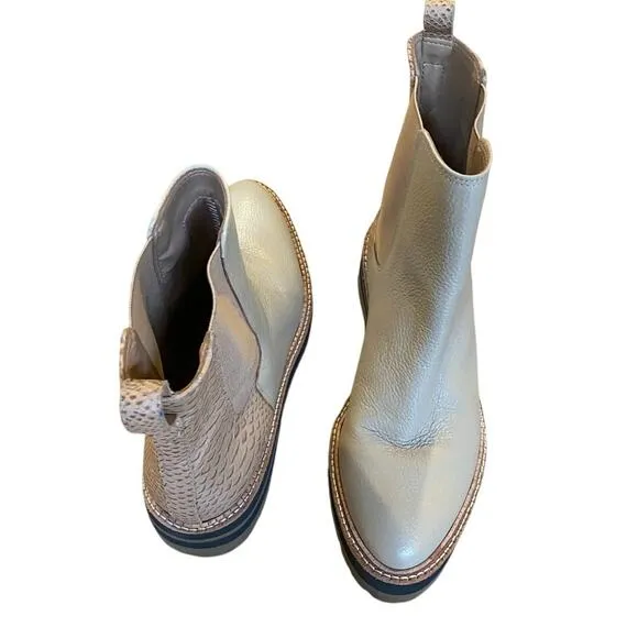 KAANAS Beige Leather Chelsea Boots size 7
