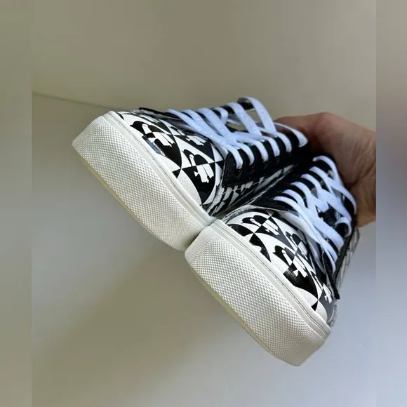 KARL LAGERFELD PARIS Cate Logo Platform Sneakers