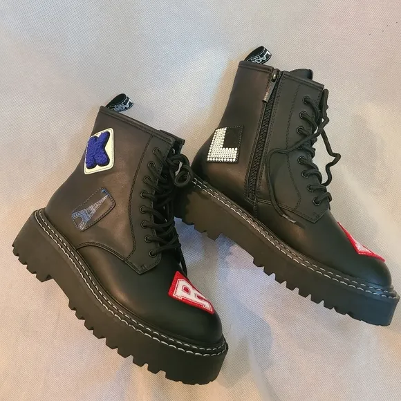 Karl Lagerfeld Paris Women’s Dixie Logo Patch Embelishment Combat Boots Sz 8.5