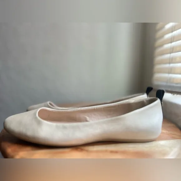Karl lagerfeld pars flats size 8