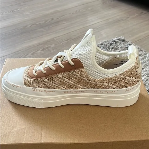 KARL LAGERFELD WOMEN’S CROCHET WOVEN SNEAKERS - LIKE NEW