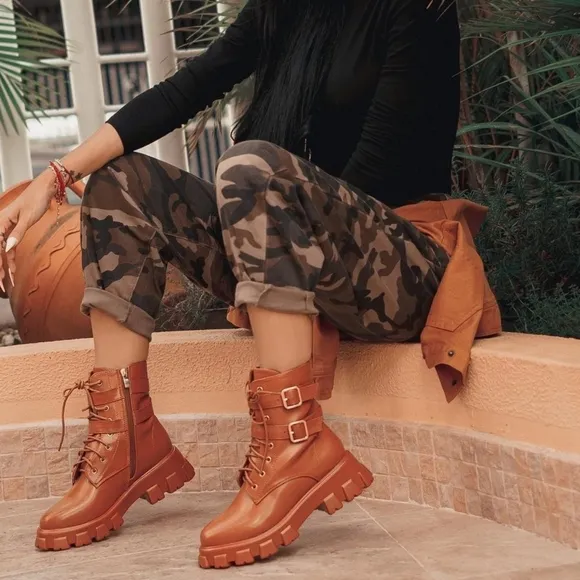 Kashia Combat boot Tan color