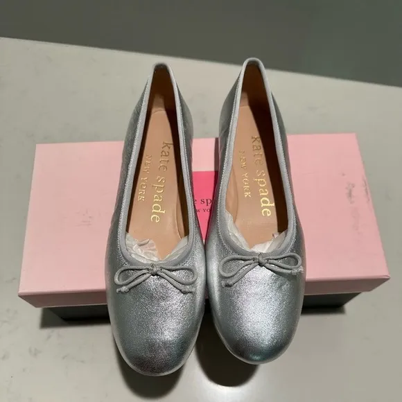 Kate Spade New York Honey Metallic Silver Size 6.5B
