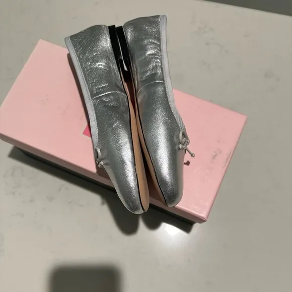 Kate Spade New York Honey Metallic Silver Size 6.5B