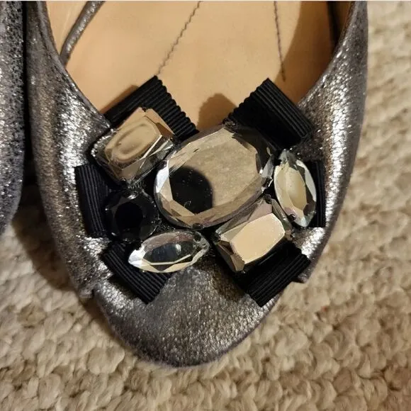 Kate Spade New York Silver Grey Metallic Leather Peep Toe Jewel Trim Flats 6M