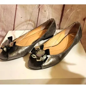 Kate Spade New York Silver Grey Metallic Leather Peep Toe Jewel Trim Flats 6M