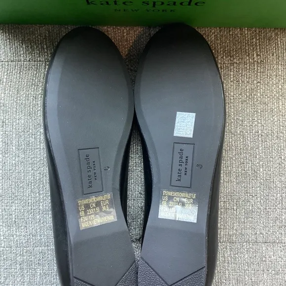 kate spade new york Women's Dakota Charm Ballet Flats, size 6