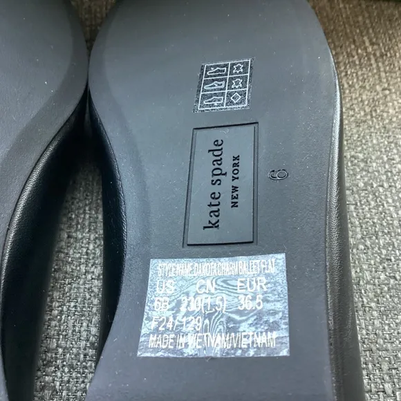 kate spade new york Women's Dakota Charm Ballet Flats, size 6