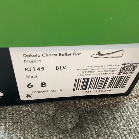 kate spade new york Women's Dakota Charm Ballet Flats, size 6