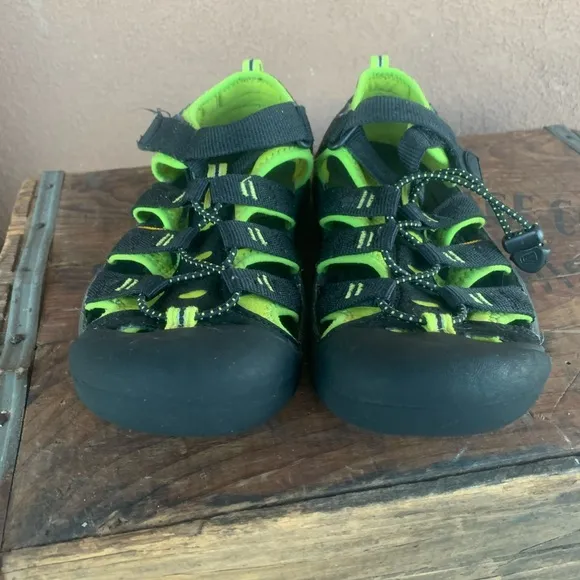 Keen Black/Green Sandals