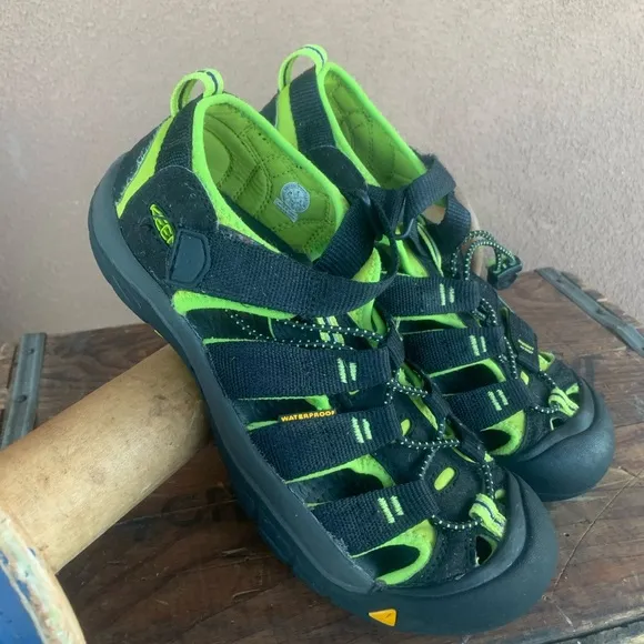 Keen Black/Green Sandals