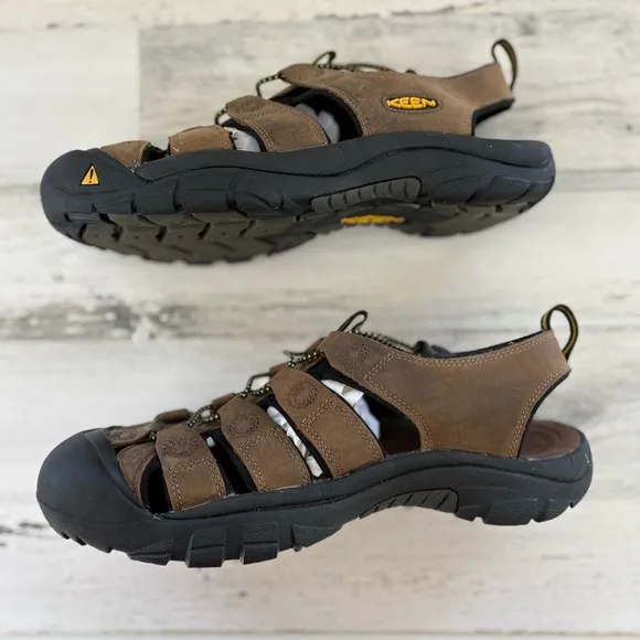 Keen Men’s Size 10.5 Classic Newport Closed Toe Leather Sandals Waterproof