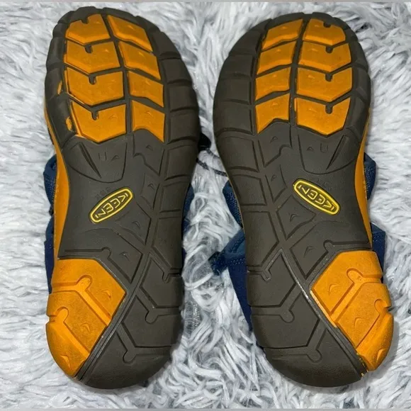 KEEN Newport Waterproof Sandals Little Kids Size 1 Slip On Hiking Trail Shoes