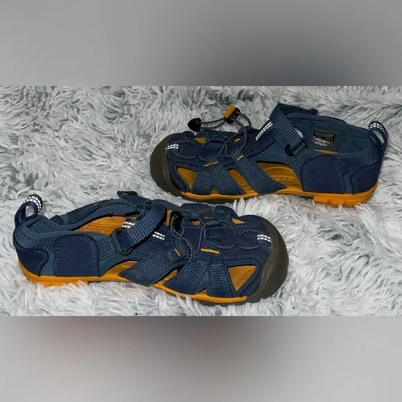 KEEN Newport Waterproof Sandals Little Kids Size 1 Slip On Hiking Trail Shoes