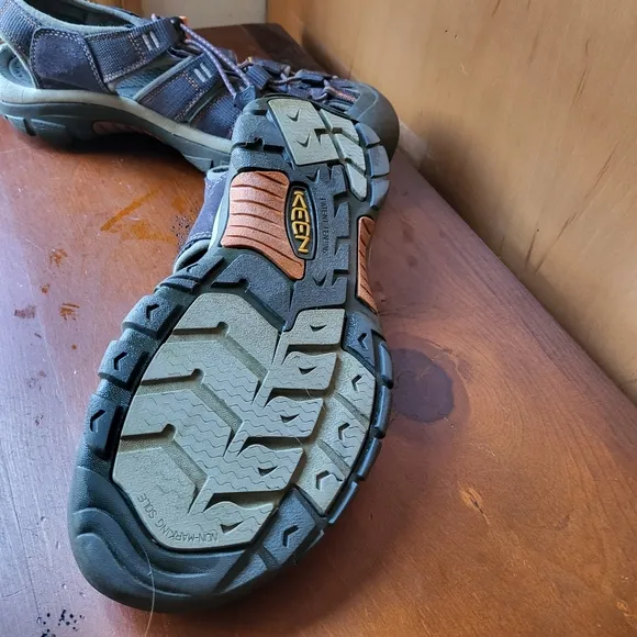 Keen Sandals Size 10
