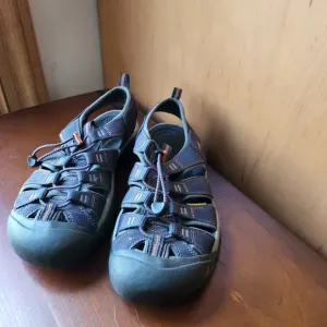 Keen Sandals Size 10