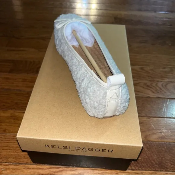 Kelsi Dagger Frankie Sherpa Ballet Flats Natural Cream Women’s Size 10