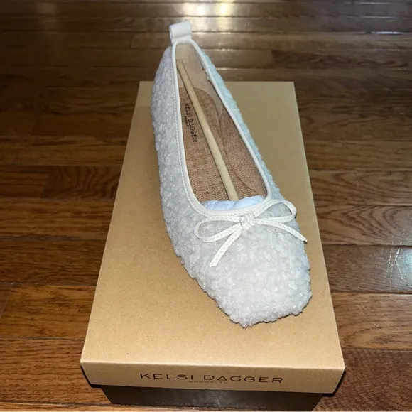 Kelsi Dagger Frankie Sherpa Ballet Flats Natural Cream Women’s Size 10