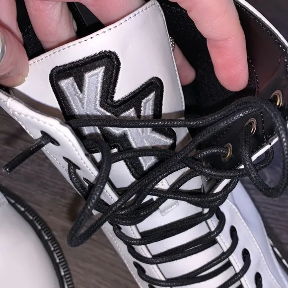 Kendall &amp; Kylie White Hunt Combat Boot NEW - in Box  Size 7.5